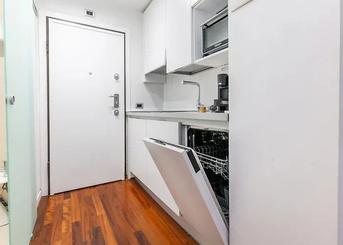 Appartamento Stile E Comodità Nel Vivace Centro Di Milano